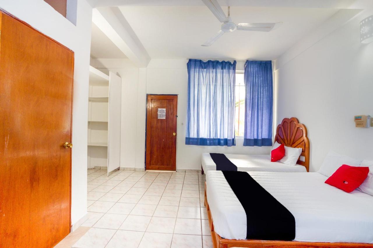 Hotel Adelita Zihuatanejo Exteriör bild
