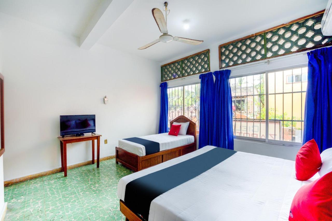 Hotel Adelita Zihuatanejo Exteriör bild