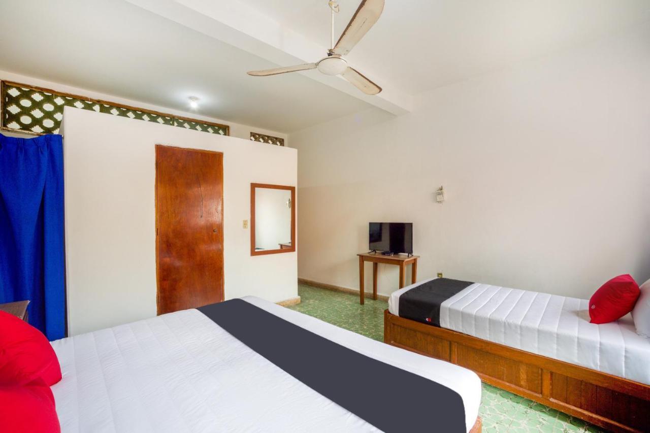 Hotel Adelita Zihuatanejo Exteriör bild
