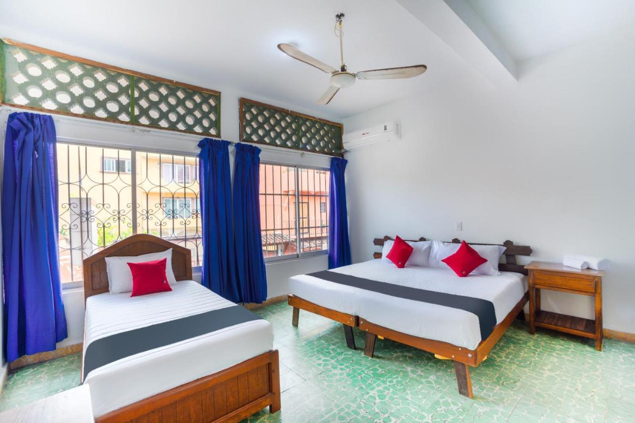 Hotel Adelita Zihuatanejo Exteriör bild