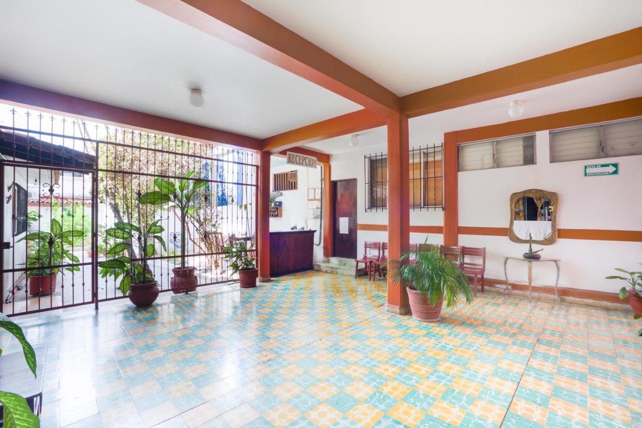 Hotel Adelita Zihuatanejo Exteriör bild