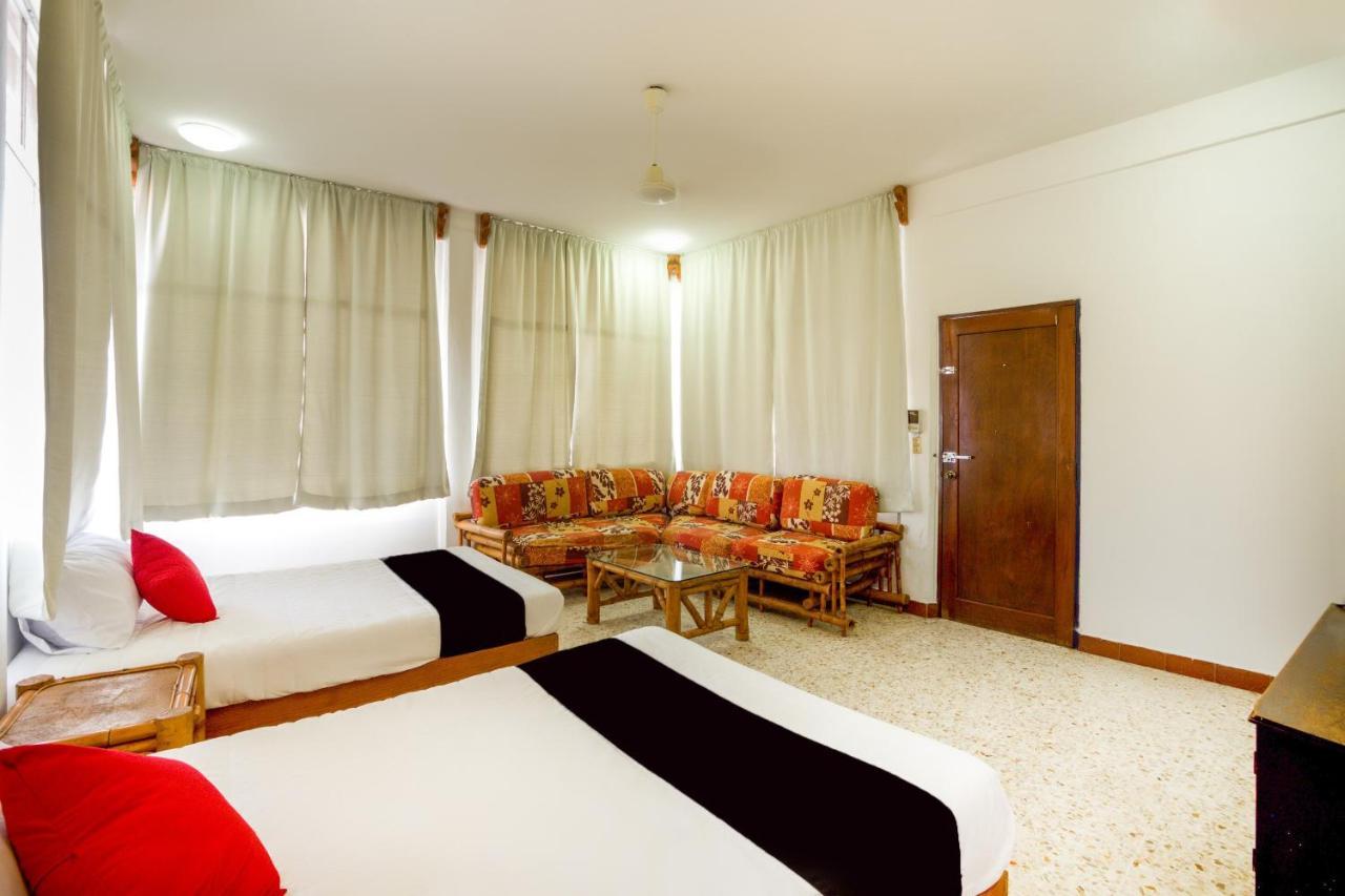 Hotel Adelita Zihuatanejo Exteriör bild